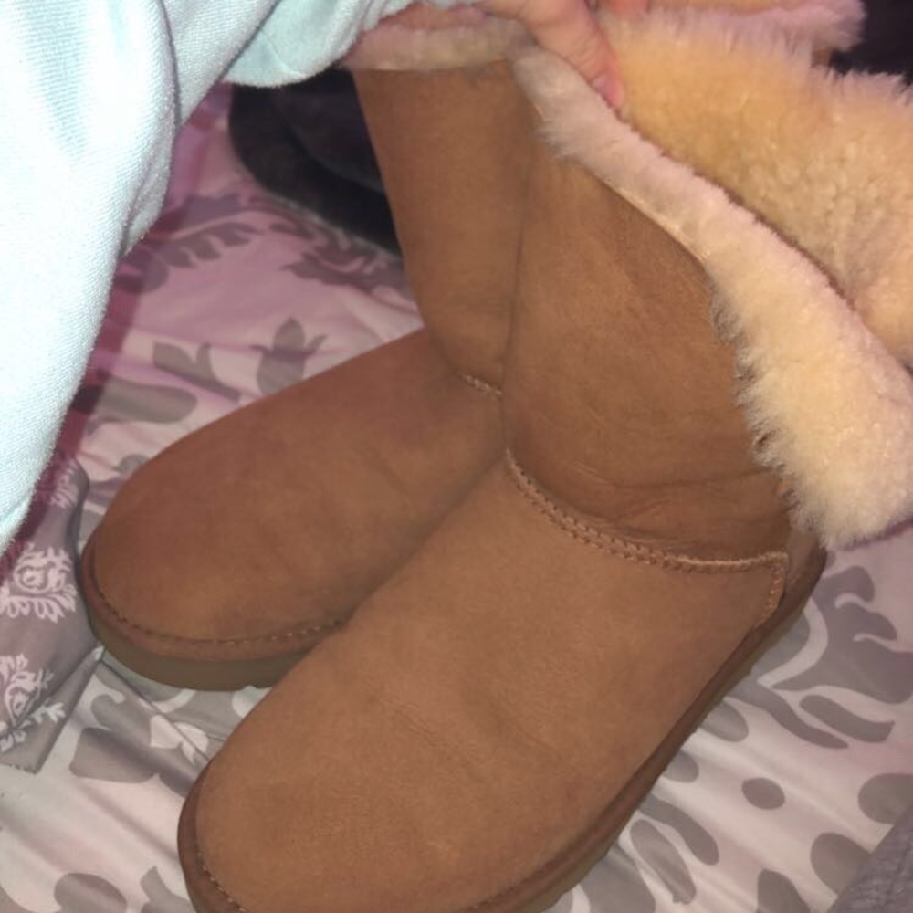 Bailey Button Uggs - image 3